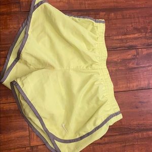 Girls nike shorts - medium